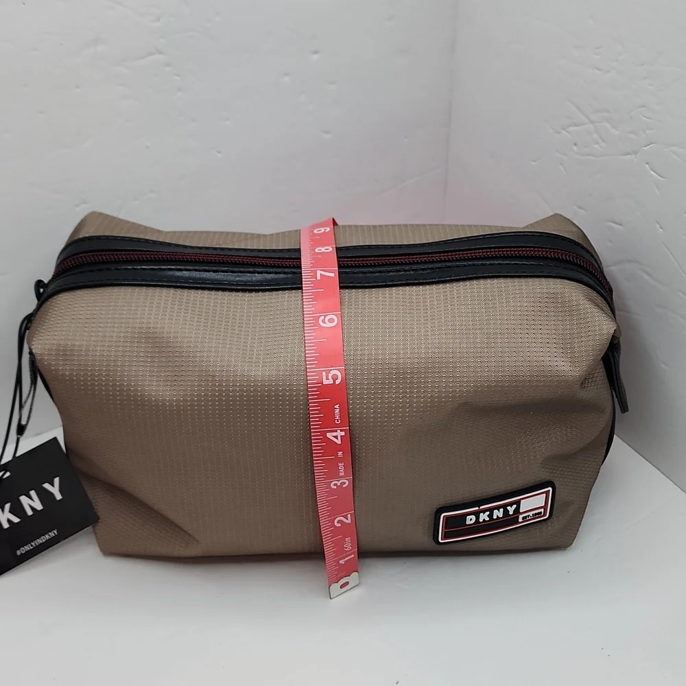 DKNY TOILETRY TRAVEL BAG